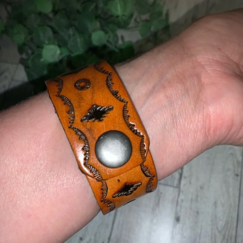 Emery Rose NWOT Brown PU Leather Brown Turquoise Stone Wrap Bracelet - Picture 5 of 11